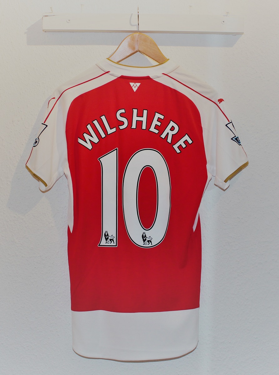 Arsenal Home Jersey   Wilshere 10 S