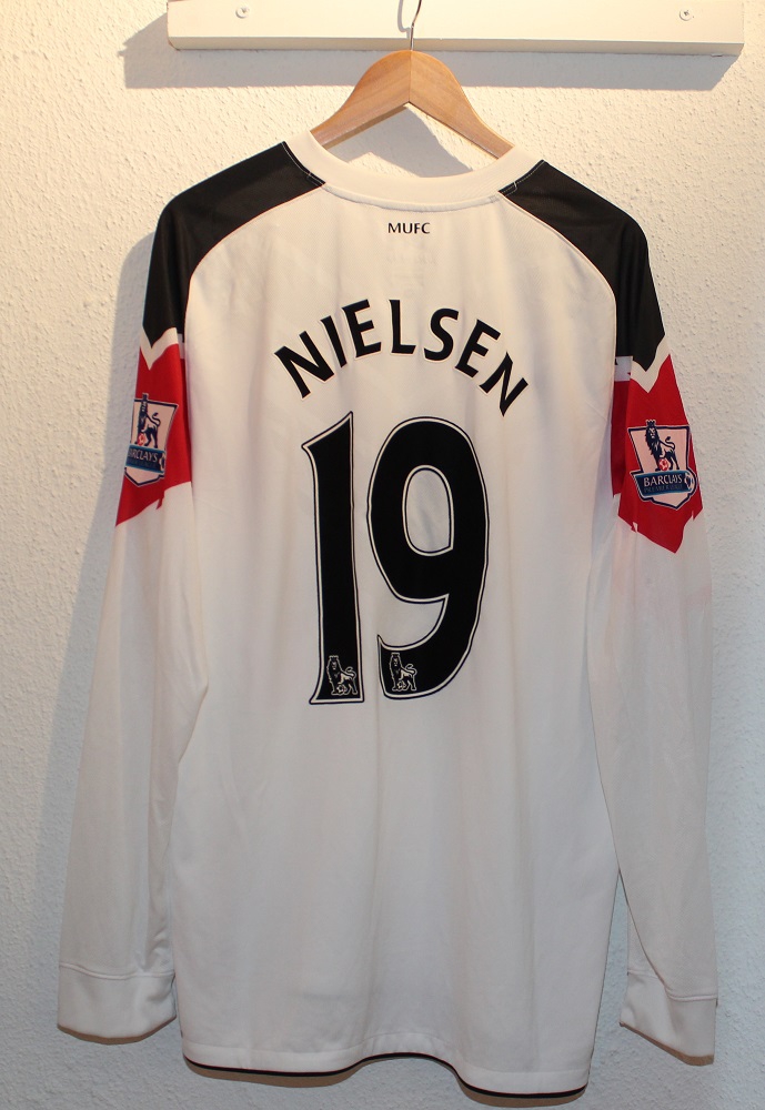 Manchester United Away Jersey L S 2010 11   Nielsen 19 Xl